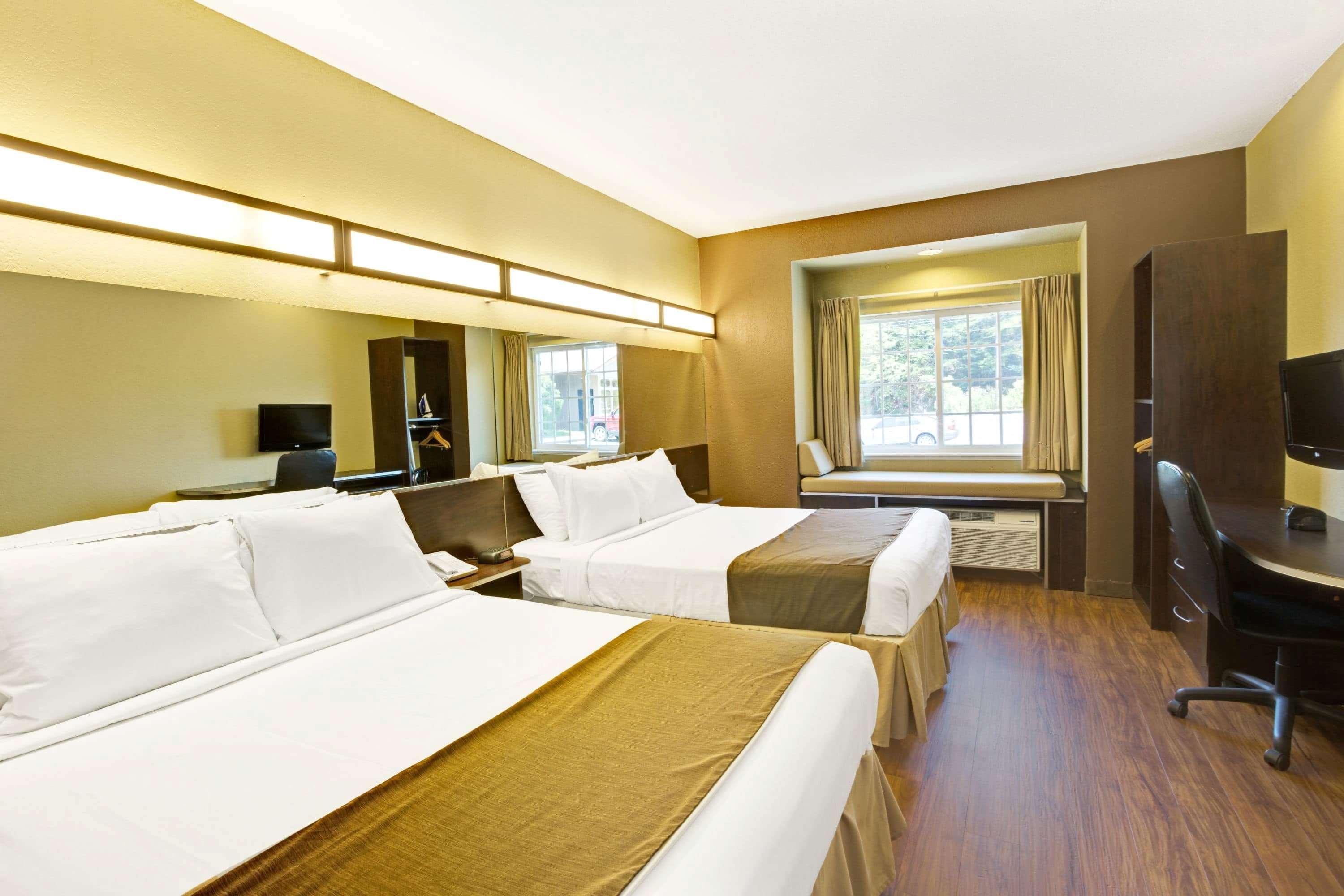 Microtel Inn & Suites By Wyndham Bryson City Kültér fotó